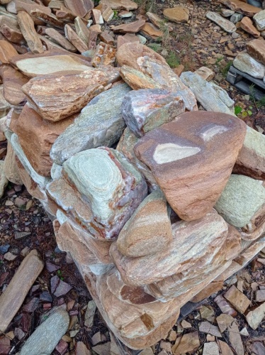 Златолит жёлтый, жёлто-зелёный глыбки и валуны для ланшафтного дизайна купить в Йошкар-Оле