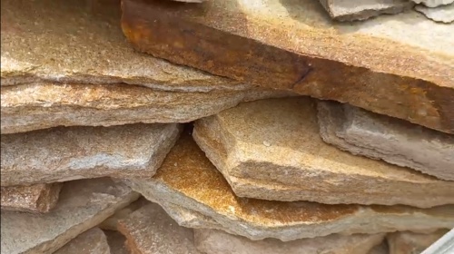 Плитняк златолит жёлтый золотистый для отмостки купить в Йошкар-Оле