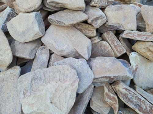 Златолит жёлтый, жёлто-зелёный глыбки и валуны для ланшафтного дизайна купить в Йошкар-Оле