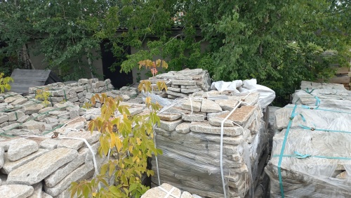 Плитняк галтованный гранитный для ландшафтного дизайна купить в Йошкар-Оле