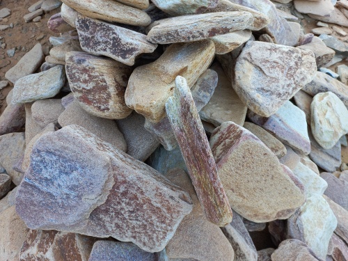 Златолит жёлтый, жёлто-зелёный глыбки и валуны для ланшафтного дизайна купить в Йошкар-Оле