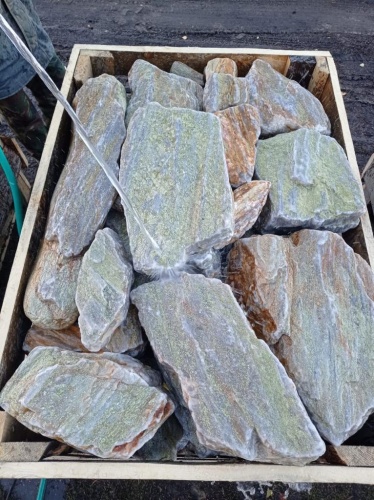Златолит жёлтый, жёлто-зелёный глыбки и валуны для ланшафтного дизайна купить в Йошкар-Оле