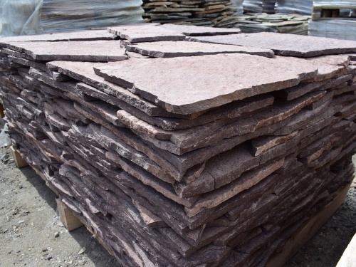 Плитняк лемезит бордовый для облицовки цоколя 20-25 мм  купить в Йошкар-Оле