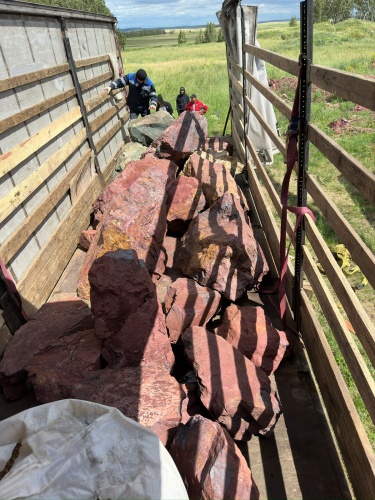 Ландшафтные глыбы красно-фиолетовые 200-1000 килограмм купить в Йошкар-Оле