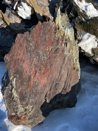 Ландшафтные глыбы красно-фиолетовые 200-1000 килограмм купить в Йошкар-Оле