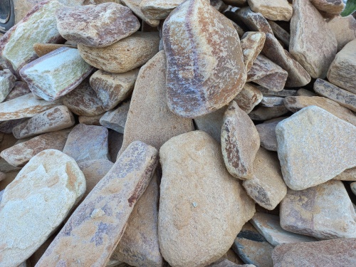 Златолит жёлтый, жёлто-зелёный глыбки и валуны для ланшафтного дизайна купить в Йошкар-Оле